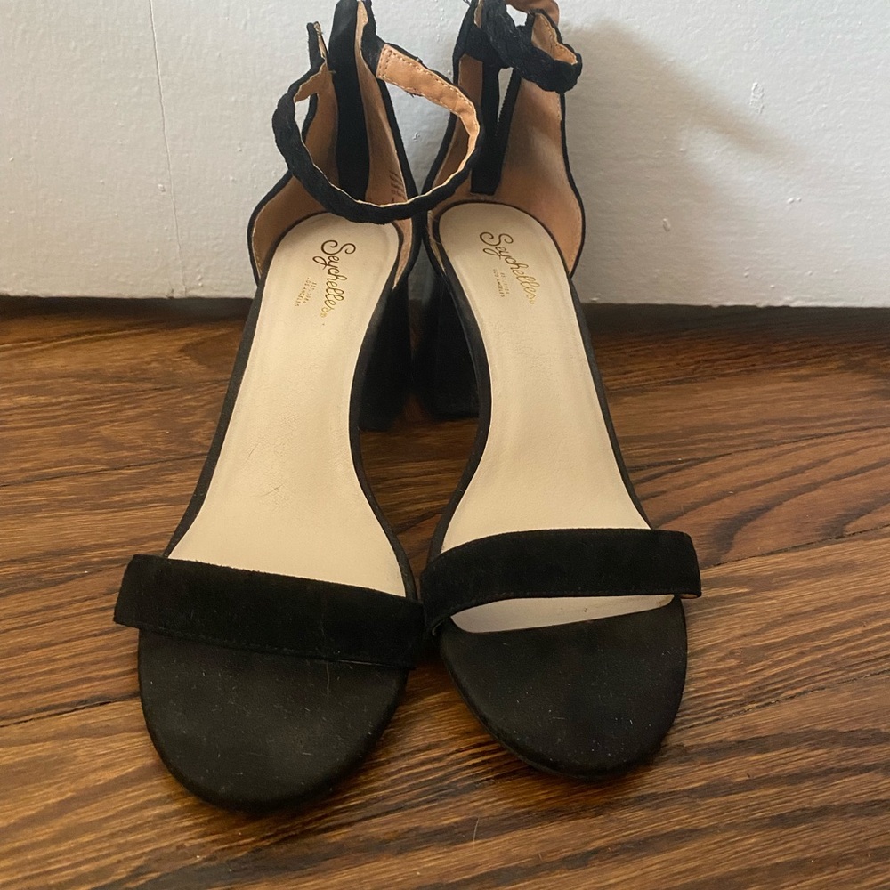 Soludos Simple Black Block Heel - Size 8